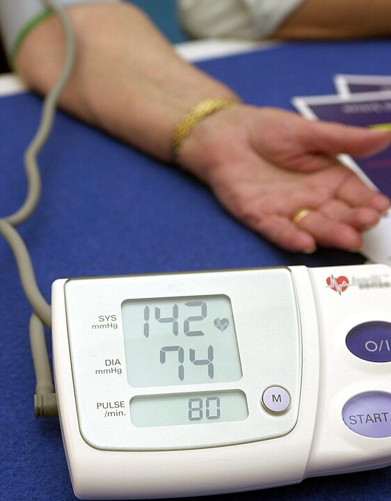 Pressure marks are characterized by high blood pressure in stage 1